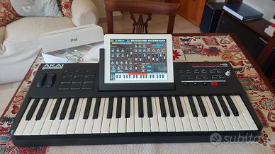 Tastiera midi Akai Synthstaion 49 con Ipad Apple