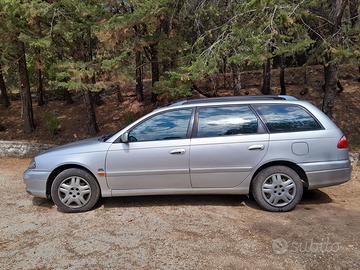 TOYOTA Avensis 1ª serie - 2002