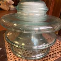 Isolatore in vetro per alta tensione