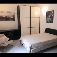 Singola grande e luminosa