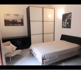 Singola grande e luminosa