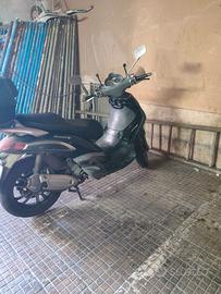 Beverly 250 2004