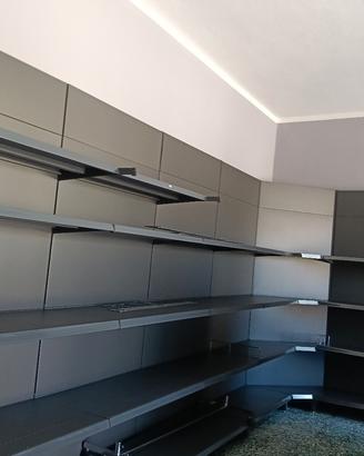 Scaffalatura negozio antracite 