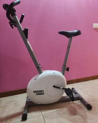 Cyclette BASIC MAG con Display