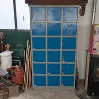 Armadio 18 sportelli in ferro 