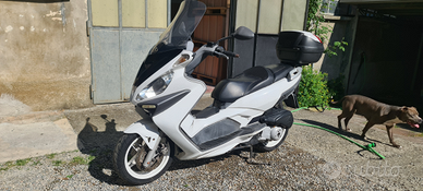 Malaguti madison 250cc xenon led