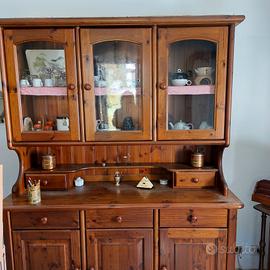 piccola cucina in legno massiccio