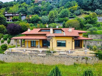 VILLA SINGOLA A VILLONGO