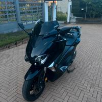 Scooter T Max 530