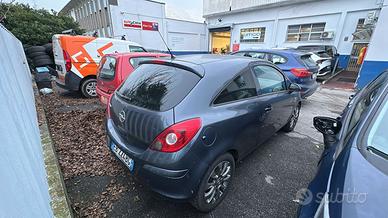 Opel corsa 2010 gpl