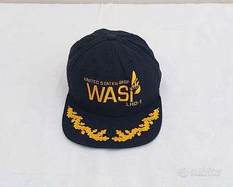 Berretto in lana con  ricami giallo oro .New Era