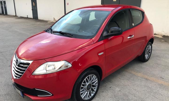 Lancia Ypsilon 0.9 TwinAir benzina/metano Ecochic