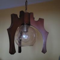 Lampadario in legno con globo
