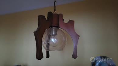 Lampadario in legno con globo