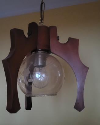 Lampadario in legno con globo