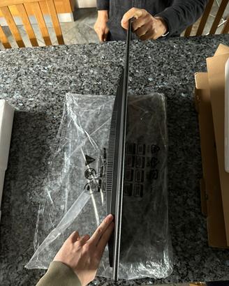 Monitor full  hd 27 pollici