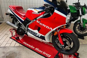 Honda VF 1000 R