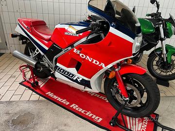 Honda VF 1000 R