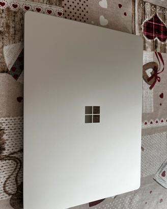 Surface laptop go i5