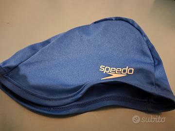 Cuffia blu per piscina marca "Speedo"