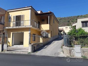 VILLA A SCHIERA A NOCERA INFERIORE