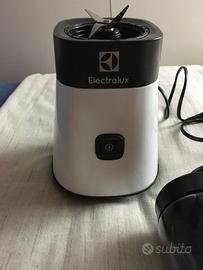 Frullatore juice blender Electrolux con bottiglia
