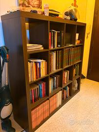 libreria in legno a cubi