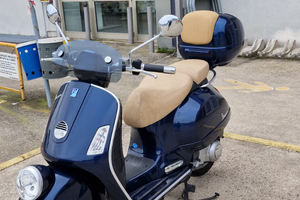Vespa gtv navy 125 ( no gts )