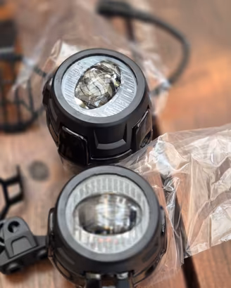 Faretti moto 4000 lumen impermP65 omologati e9
