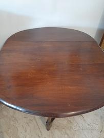 Tavolo pieghevole del 900 in legno ovale elegante 