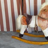 CAVALLO A DONDOLO