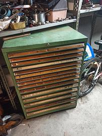 cassettiera per officina