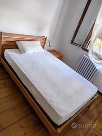 Letto 1 piazza e mezza+comodino