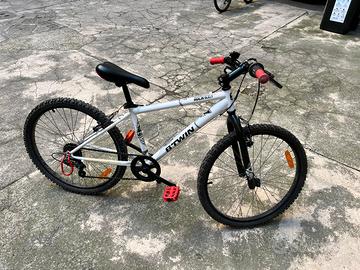 bici 24 pollici MTB rockrider (8-12 anni) 
