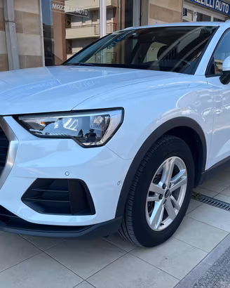 Audi Q3 40 TDI quattro S tronic Business