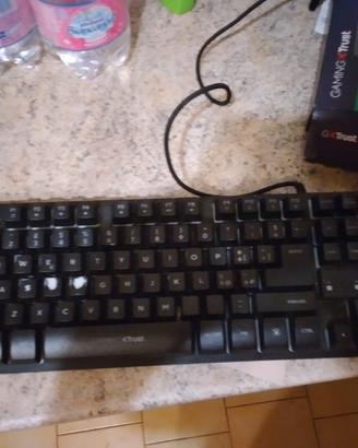 tastiera e mouse gaming tutto rgb