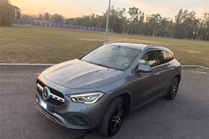 Mercedes-Benz GLA 200 d - PERFETTA BURMESTER