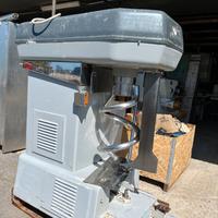Impastatrice  ESMACH da 250 kg con ribaltatore