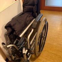 Sedia a rotelle per anziani e disabili