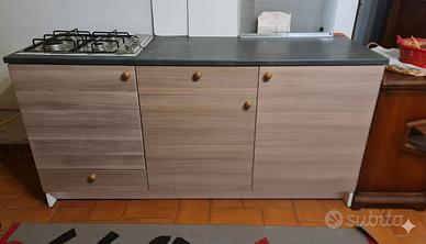 Mobile con piano cottura a gas SMEG 
