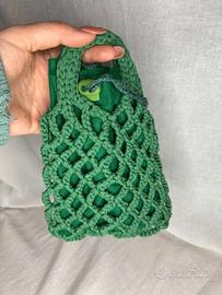 Borsa a rete verde con sacchetto uncinetto