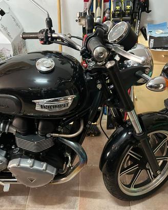 triumph bonneville  5000 km