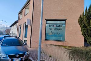 Studio medico piano terra, parcheggio privato