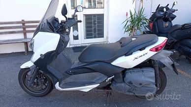Yamaha X-Max 400 usata in vendita in Liguria
