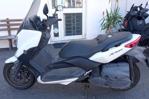 Yamaha X-Max 400