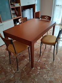 tavolo allungabile con 4 sedie 