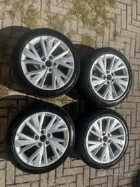 4 CERCHI ORIGINALI AUDI 17”+Gomme GOODYEAR