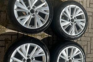 4 CERCHI ORIGINALI AUDI 17”+Gomme GOODYEAR
