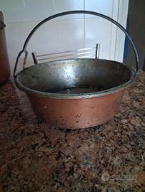 Pentola di rame vintage