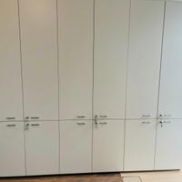 Libreria  + 2 scrivanie e poltrone a 700€